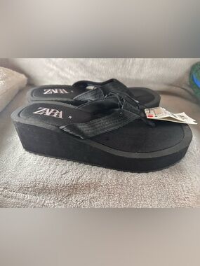 Zara Black Platform Thong Sandals with Fabric Straps